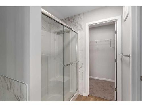 42 Hotchkiss Row Se, Calgary, AB - Indoor Photo Showing Bathroom