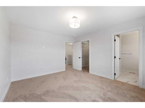 730 Bayview Hill Sw, Airdrie, AB - Indoor Photo Showing Other Room