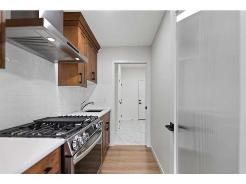 41 Corner Glen Road Ne, Calgary, AB - Indoor Photo Showing Kitchen