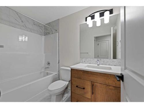 41 Corner Glen Road Ne, Calgary, AB - Indoor Photo Showing Bathroom