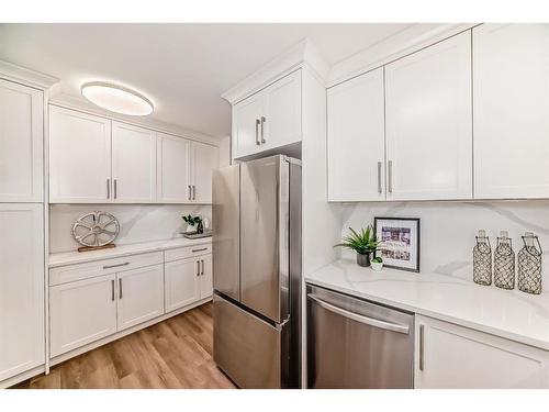 7D-133 25 Avenue Sw, Calgary, AB - Indoor Photo Showing Kitchen