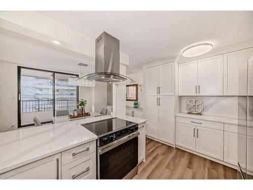 7D-133 25 Avenue Sw, Calgary, AB - Indoor Photo Showing Kitchen