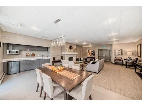 7D-133 25 Avenue Sw, Calgary, AB - Indoor Photo Showing Dining Room