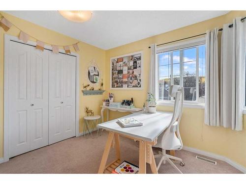 133 Valley Meadow Close Nw, Calgary, AB - Indoor Photo Showing Living Room