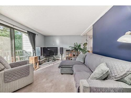 304-1512 16 Avenue Sw, Calgary, AB - Indoor Photo Showing Living Room