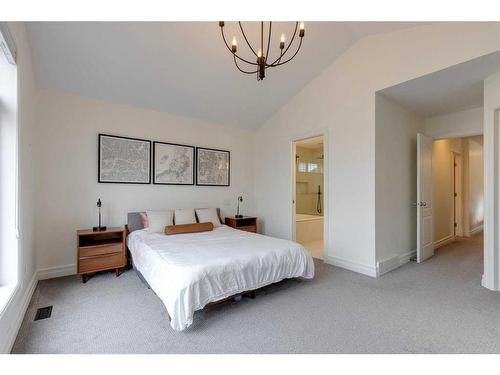 2201 31 Street Sw, Calgary, AB - Indoor Photo Showing Bedroom