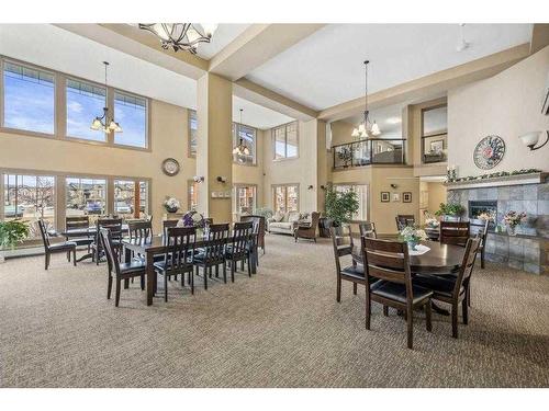 320-428 Chaparral Ravine View Se, Calgary, AB - Indoor Photo Showing Dining Room