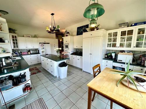 11 Black Bear, Rural Foothills County, AB - Indoor Photo Showing Kitchen