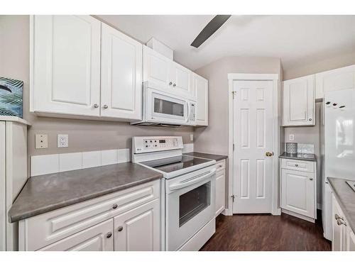 307-270 Shawville Way Se, Calgary, AB - Indoor Photo Showing Kitchen