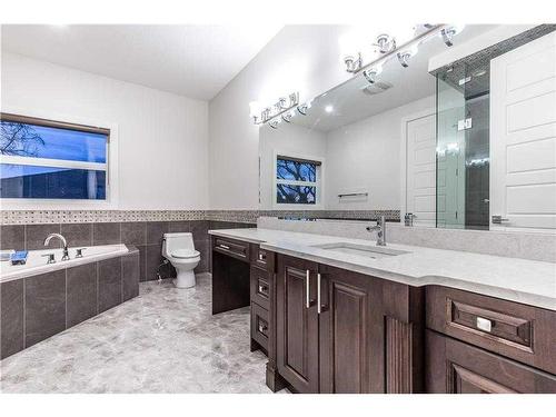 602 22 Avenue Ne, Calgary, AB - Indoor Photo Showing Bathroom