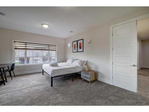 602 22 Avenue Ne, Calgary, AB - Indoor Photo Showing Bedroom