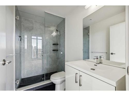 2702-1010 6 Street Sw, Calgary, AB - Indoor Photo Showing Bathroom