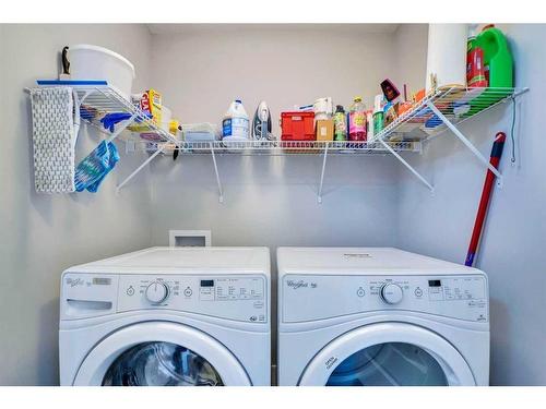 389 Midtown Gate Sw, Airdrie, AB - Indoor Photo Showing Laundry Room