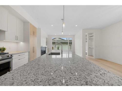 1417 41 Street Sw, Calgary, AB - Indoor Photo Showing Kitchen With Upgraded Kitchen