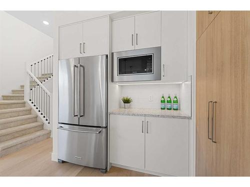 1417 41 Street Sw, Calgary, AB - Indoor Photo Showing Kitchen