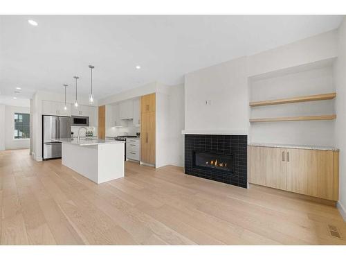 1417 41 Street Sw, Calgary, AB - Indoor With Fireplace