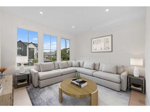 1417 41 Street Sw, Calgary, AB - Indoor Photo Showing Living Room