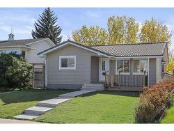 477 72 Avenue NE Calgary, AB T2K 5H8