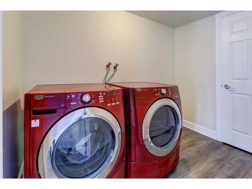 14 Windstone Green Sw, Airdrie, AB - Indoor Photo Showing Laundry Room