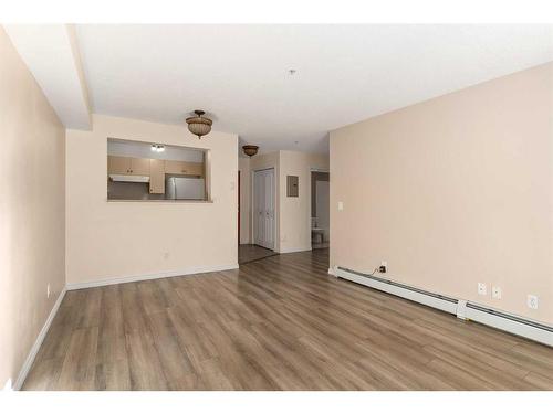 1117-2395 Eversyde Avenue Sw, Calgary, AB - Indoor Photo Showing Other Room