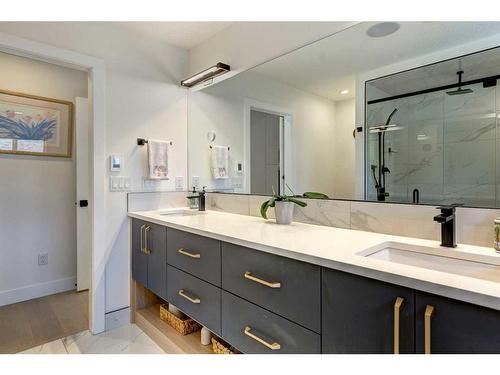 131 Mapleburn Drive Se, Calgary, AB - Indoor Photo Showing Bathroom