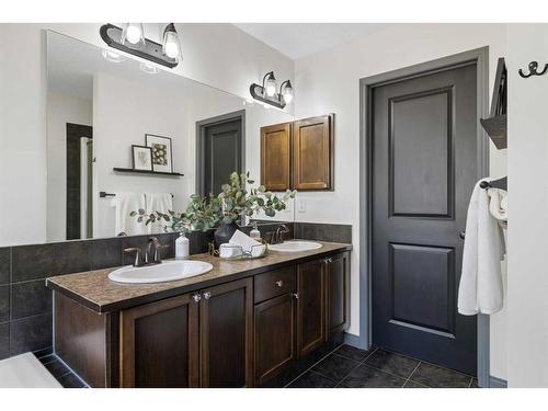 38 Sage Valley Manor Nw, Calgary, AB - Indoor Photo Showing Bathroom