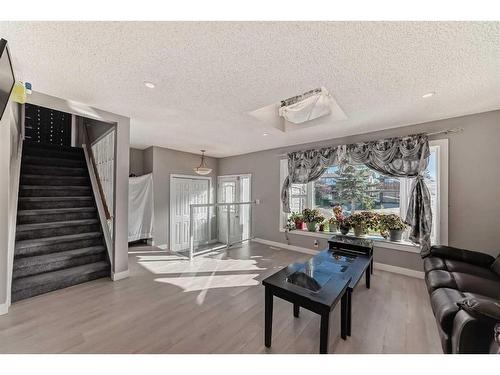 63 Whiteram Court Ne, Calgary, AB - Indoor