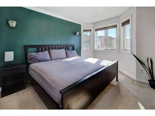 1713 23 Avenue Sw, Calgary, AB - Indoor Photo Showing Bedroom