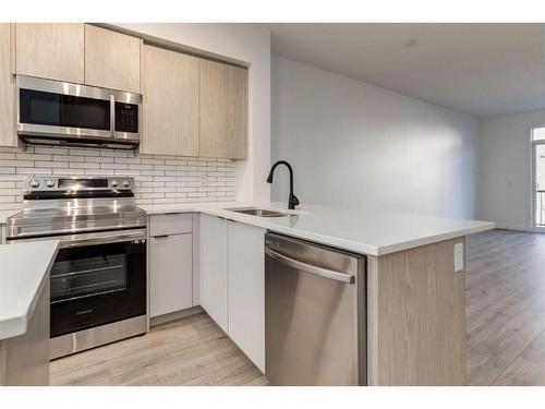 78 Walgrove Common Se, Calgary, AB - Indoor Photo Showing Kitchen