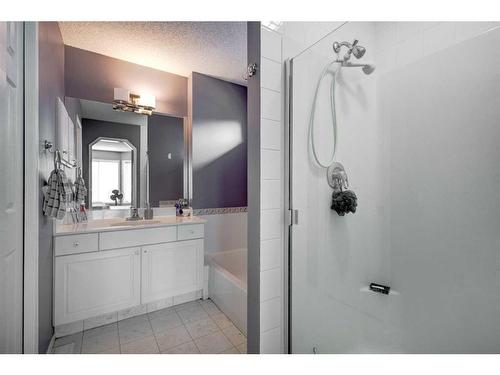 205 Somerset Drive Sw, Calgary, AB - Indoor Photo Showing Bathroom