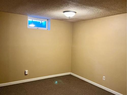 199 Penmeadows Close Se, Calgary, AB - Indoor Photo Showing Other Room