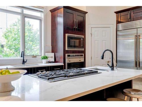 2407 27 Street Sw, Calgary, AB - Indoor Photo Showing Kitchen