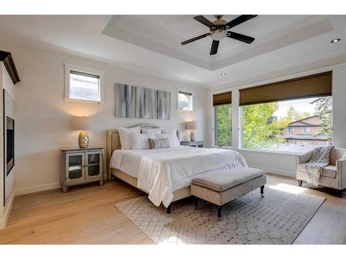 2407 27 Street Sw, Calgary, AB - Indoor Photo Showing Bedroom