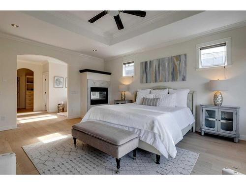 2407 27 Street Sw, Calgary, AB - Indoor Photo Showing Bedroom