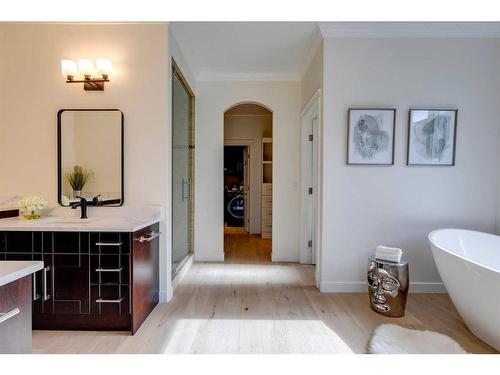 2407 27 Street Sw, Calgary, AB - Indoor Photo Showing Bathroom