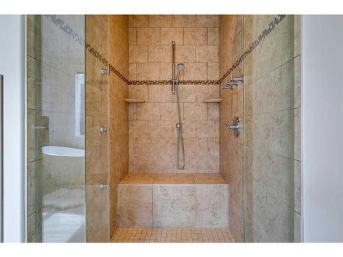 2407 27 Street Sw, Calgary, AB - Indoor Photo Showing Bathroom