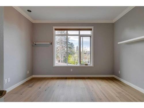 2407 27 Street Sw, Calgary, AB - Indoor Photo Showing Other Room