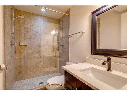 2407 27 Street Sw, Calgary, AB - Indoor Photo Showing Bathroom