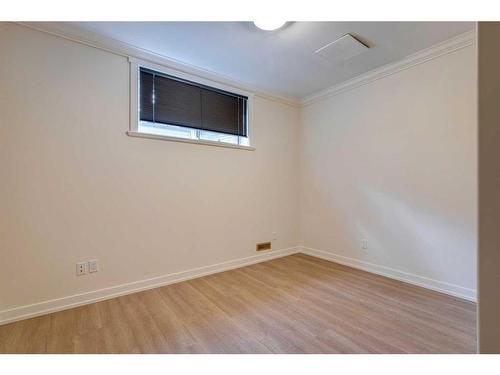 2407 27 Street Sw, Calgary, AB - Indoor Photo Showing Other Room