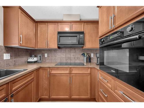 52 Royal Oak Lane Nw, Calgary, AB - Indoor Photo Showing Kitchen