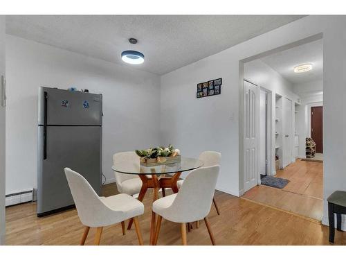 203-8231 Elbow Drive Sw, Calgary, AB - Indoor Photo Showing Dining Room