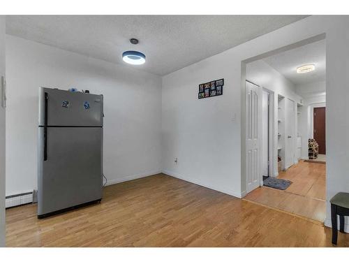 203-8231 Elbow Drive Sw, Calgary, AB - Indoor Photo Showing Other Room