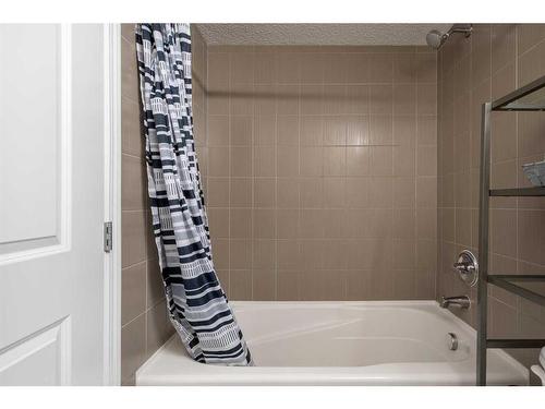 124-195 Kincora Glen Road Nw, Calgary, AB - Indoor Photo Showing Bathroom