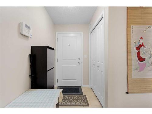 124-195 Kincora Glen Road Nw, Calgary, AB - Indoor Photo Showing Other Room