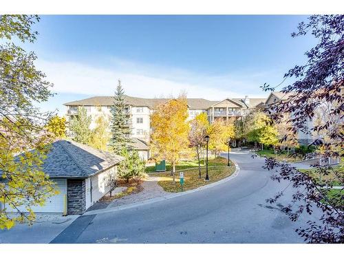 205-1414 17 Street Se, Calgary, AB - Outdoor