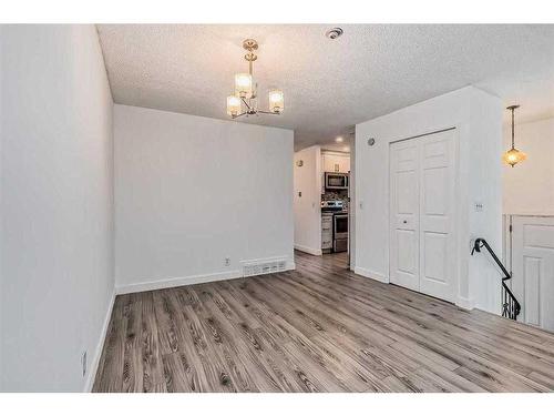 39 Bermuda Drive Nw, Calgary, AB - Indoor Photo Showing Other Room