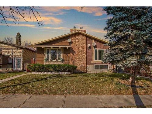 39 Bermuda Drive Nw, Calgary, AB - Outdoor