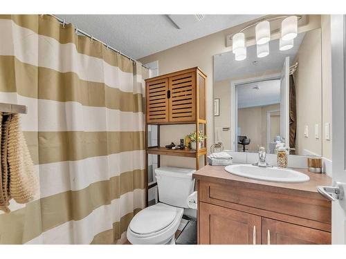 1208-450 Sage Valley Drive Nw, Calgary, AB - Indoor Photo Showing Bathroom