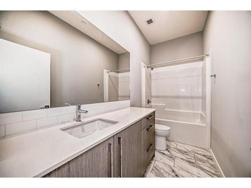 2124-60 Skyview Ranch Road Ne, Calgary, AB - Indoor Photo Showing Bathroom