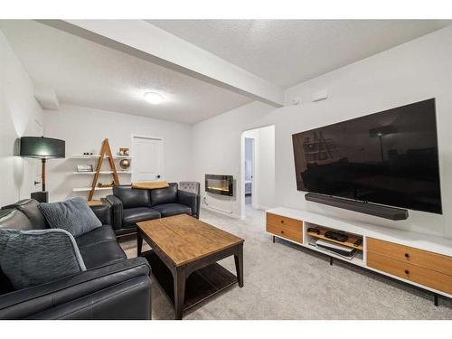 3959 206 Avenue Se, Calgary, AB - Indoor Photo Showing Living Room